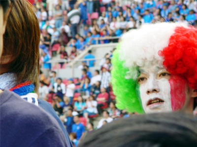 2002年ワールドカップ、イタリア対クロアチア＠茨城で、イタリア代表を応援する日本人